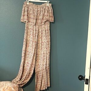 really cute jumper size medium new with no tags